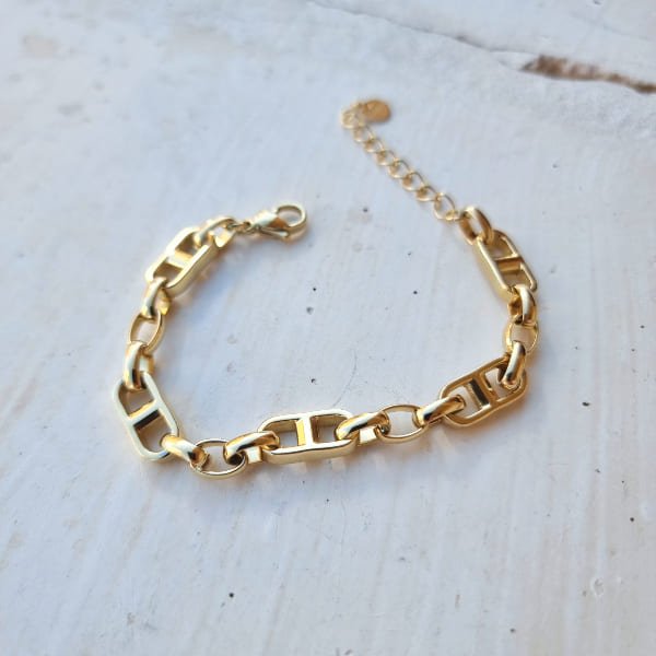 Pulsera de acero oro con eslabones cuadrados